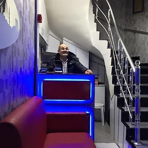 Fatih Erciyes Oda ve Kahvaltı İstanbul